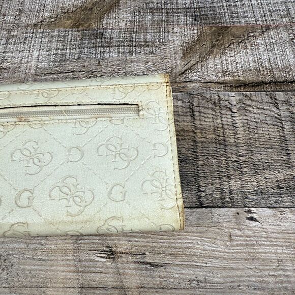 Guess White Leather Wallet - Picture 9 of 16